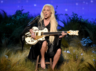 Lady Gaga feet photo thumbnail