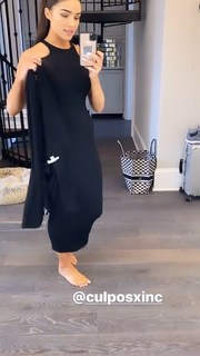 Olivia Culpo feet photo thumbnail