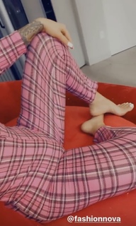 Amber Rose feet photo thumbnail