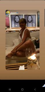 Flávia Alessandra feet photo thumbnail