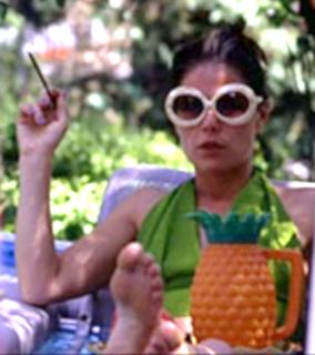 Maura Tierney feet photo 4