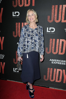 Sharon Stone feet photo thumbnail