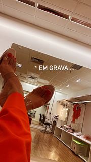 Giovanna Antonelli feet photo thumbnail