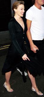 Kylie Minogue feet photo thumbnail