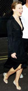 Kylie Minogue feet photo thumbnail