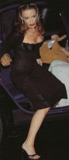 Kylie Minogue feet photo thumbnail