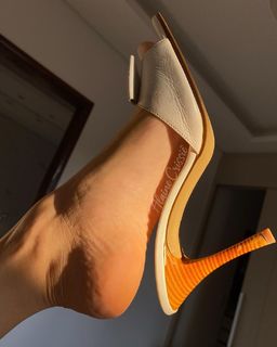 Alaine Crissiê feet photo thumbnail
