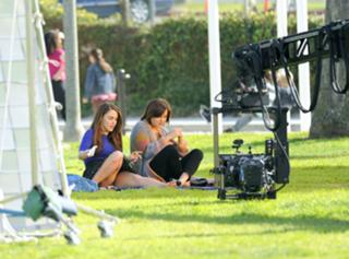 Jessica Lowndes feet photo thumbnail