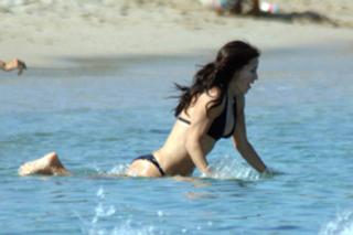 Courteney Cox feet photo thumbnail