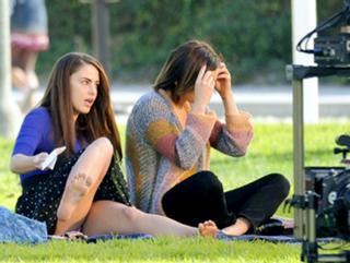 Jessica Lowndes feet photo thumbnail
