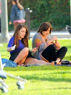 Jessica Lowndes feet photo thumbnail