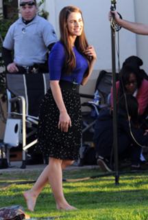 Jessica Lowndes feet photo thumbnail