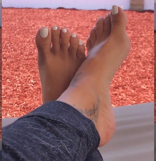 Vida Guerra feet photo thumbnail