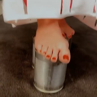 Heidi Klum feet photo thumbnail