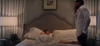 Hilary Swank feet photo thumbnail