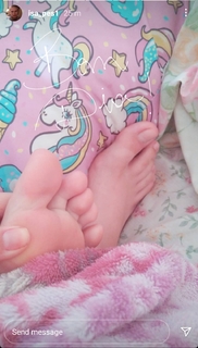 Isa Pes feet photo thumbnail
