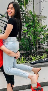 Jannat Zubair Rahmani feet photo thumbnail