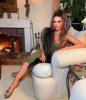 Lisa Rinna feet photo thumbnail