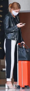 Marina Ruy Barbosa feet photo thumbnail