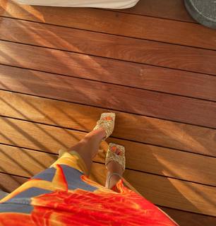 Kylie Jenner feet photo thumbnail