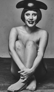 Lady Gaga feet photo thumbnail