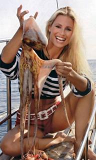 Michelle Hunziker feet photo thumbnail