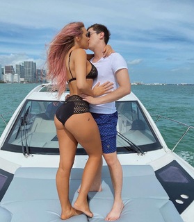 Lele Pons feet photo thumbnail