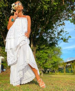 Adriane Galisteu feet photo thumbnail