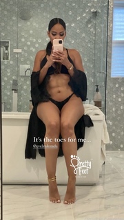 Evelyn Lozada feet photo thumbnail