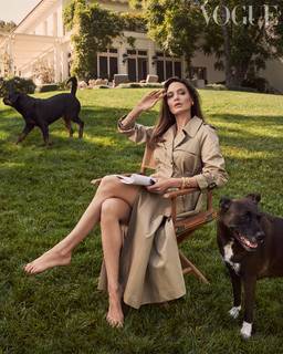 Angelina Jolie feet photo thumbnail