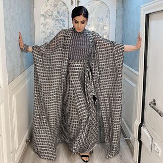 Raveena Tandon feet photo thumbnail