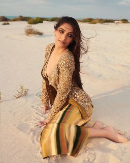 Sonam Kapoor feet photo thumbnail