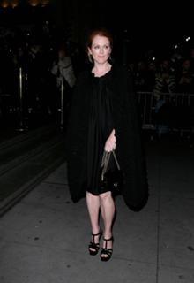 Julianne Moore feet photo thumbnail