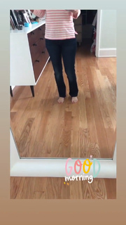 Angela Kinsey feet photo thumbnail