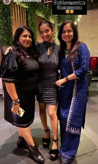 Anushka Sen feet photo thumbnail