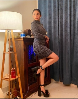 Anushka Sen feet photo thumbnail