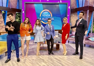 Cynthia Rodríguez feet photo thumbnail