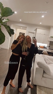 Nastia Liukin feet photo thumbnail