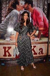 Sonam Kapoor feet photo thumbnail