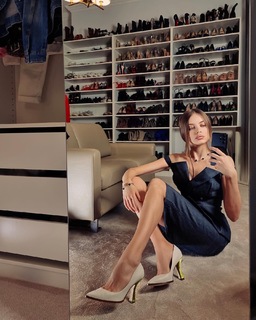 Xenia Tchoumitcheva feet photo thumbnail