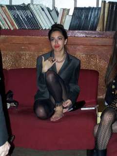 Oona Chaplin feet photo 3