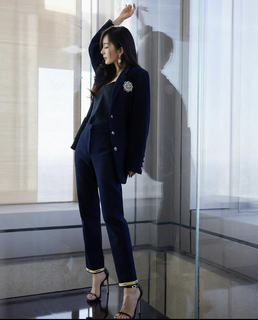 Mi Yang feet photo thumbnail