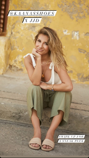 Jessie James Decker feet photo thumbnail