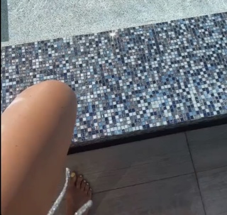 Kylie Jenner feet photo thumbnail