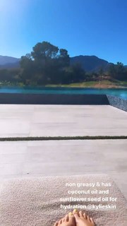 Kylie Jenner feet photo thumbnail