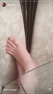 Isa Pes feet photo thumbnail