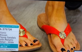 Courtney Khondabi feet photo thumbnail