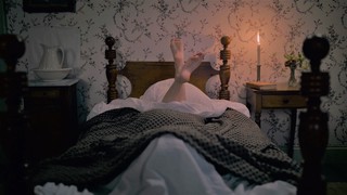 Hailee Steinfeld feet photo thumbnail