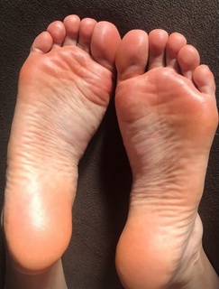 Alaine Crissiê feet photo thumbnail