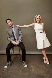 Gillian Anderson feet photo thumbnail